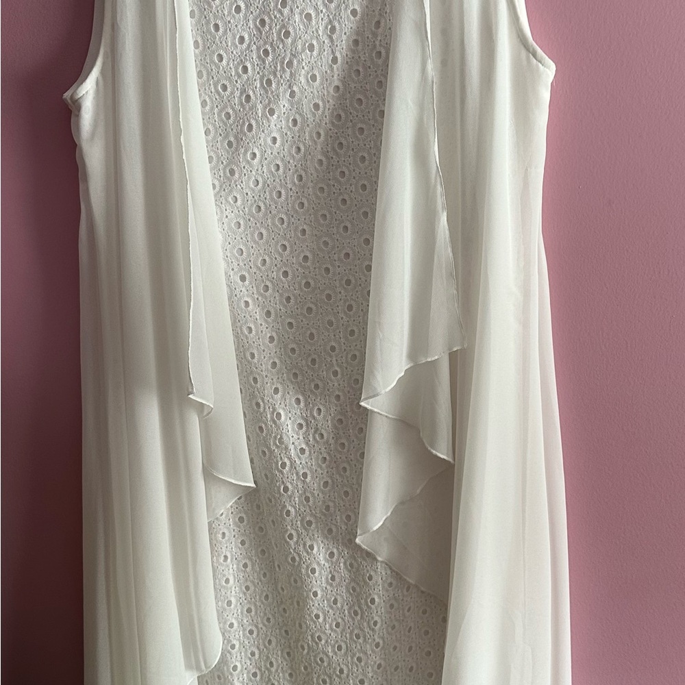 Elegant White Sleeveless Dress
